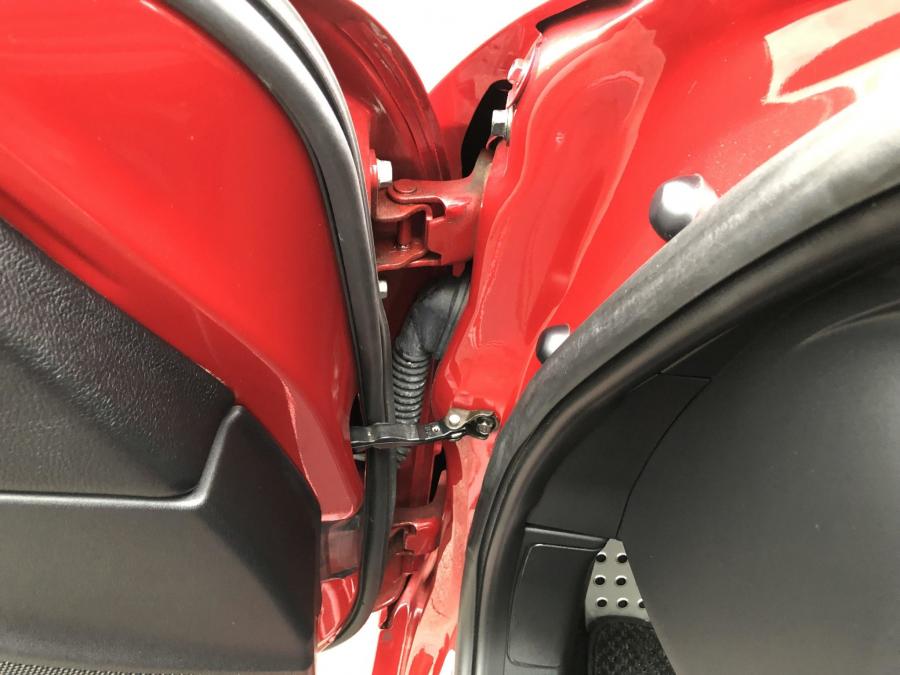 Детали интерьера Mazda RX-8 2005 года  (фото 152 из 197)